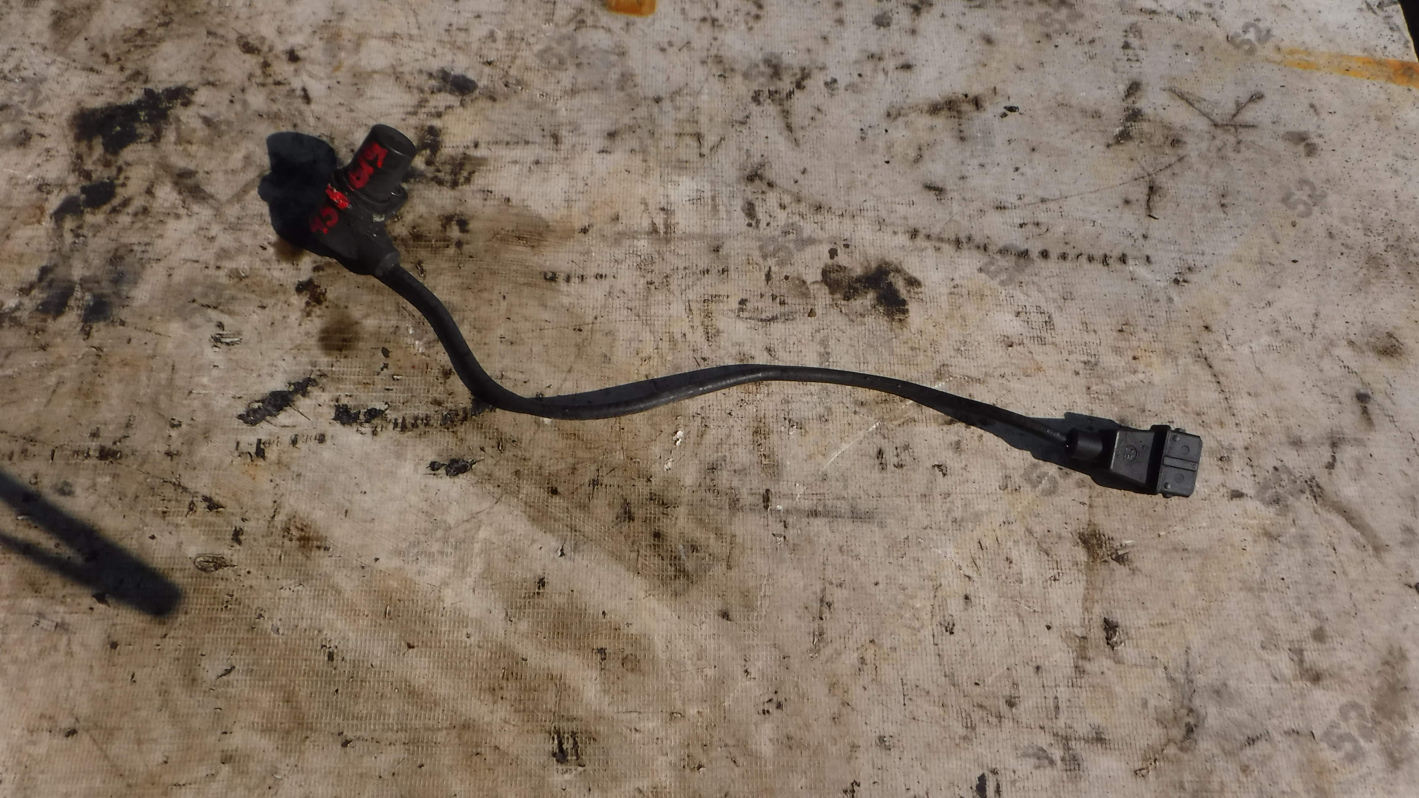 Датчик положения распредвала Ивеко стрейлс Iveco strails Cursor 10 2002 0281002165